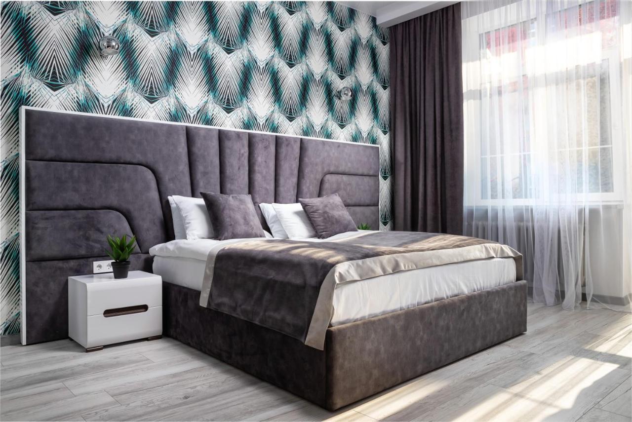 Levia Apartment-With 2 Bedrooms In The Old Town Lviv Bagian luar foto