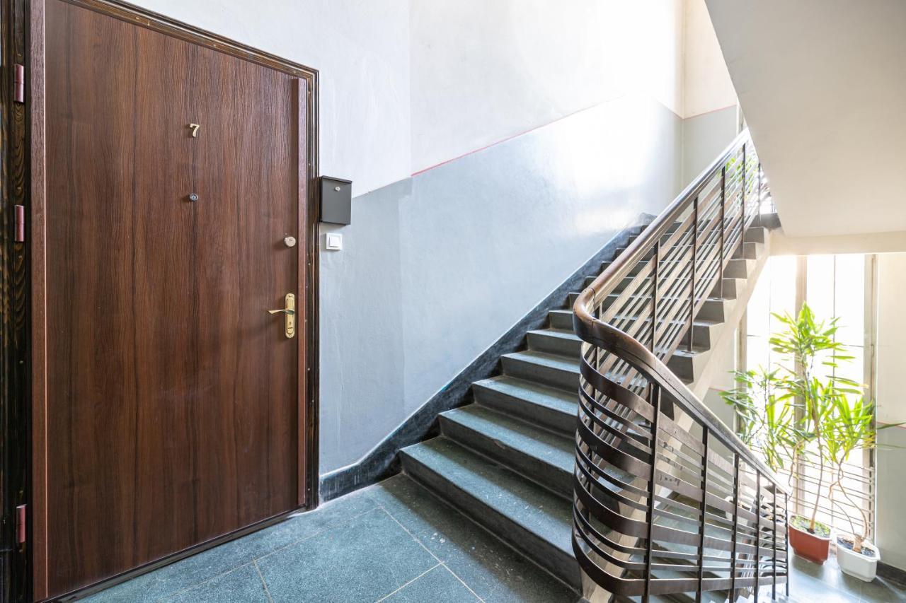 Levia Apartment-With 2 Bedrooms In The Old Town Lviv Bagian luar foto